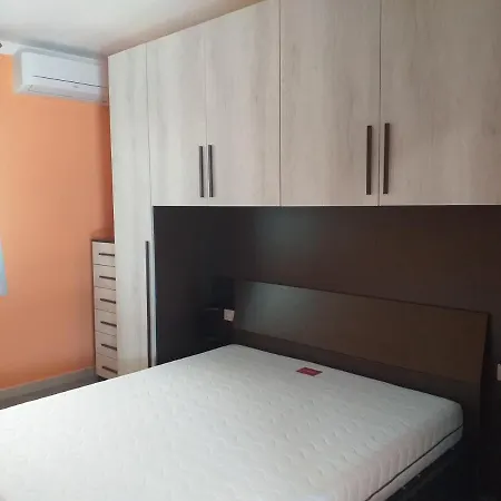 Orange House דירה