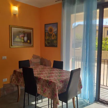 Orange House דירה