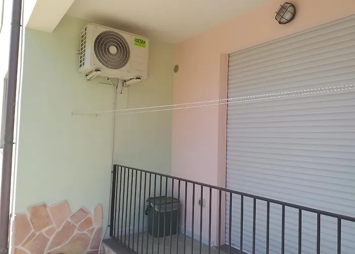 Orange House Apartment Bosa